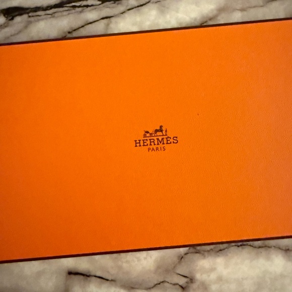 HERMES Rectangular Gift Box - Picture 4 of 4